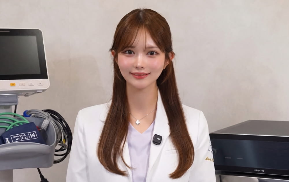 機材と並ぶ医師